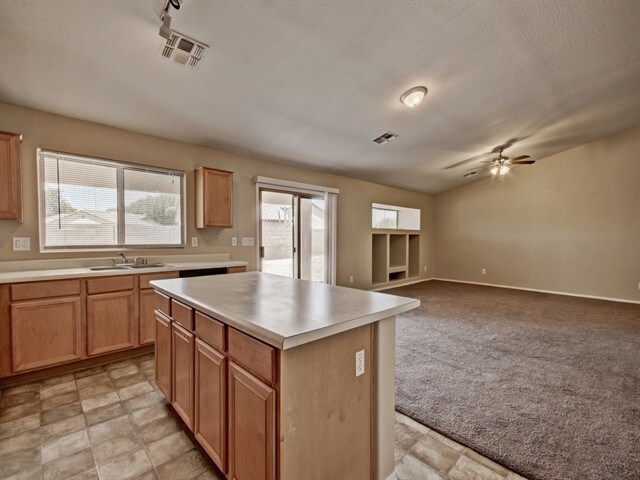 Building Photo - 2604 N 105th Dr