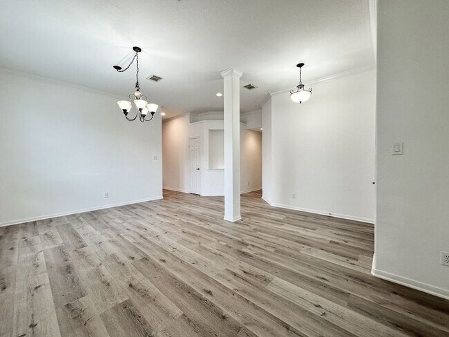 Building Photo - 73 E Montfair Blvd