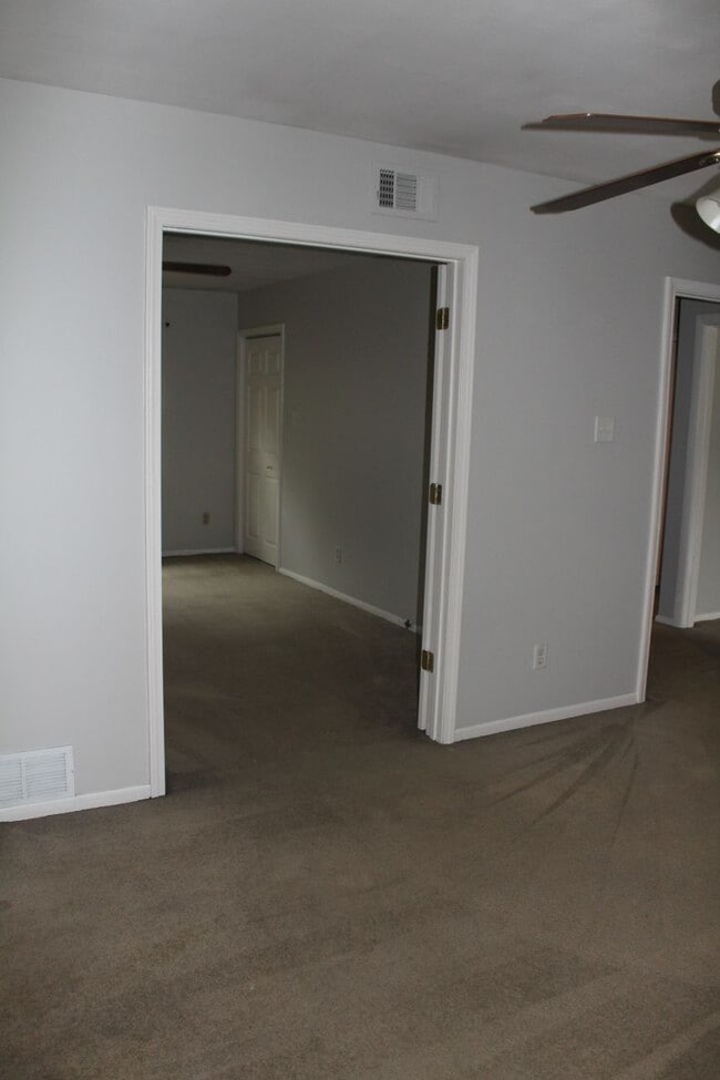 Building Photo - Spacious Home in High Point Terrace, on the Greenline