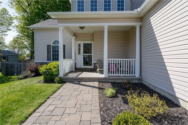 Building Photo - 117 MillCreek Ln