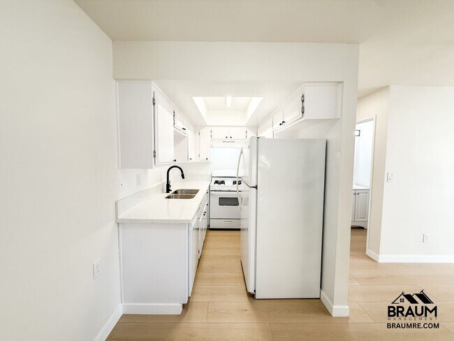 Building Photo - 11228 Huston St