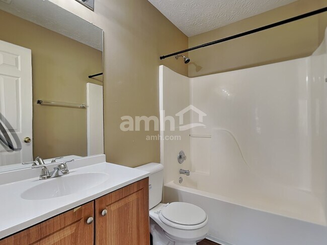 Building Photo - 7184 Franklin Madison Rd