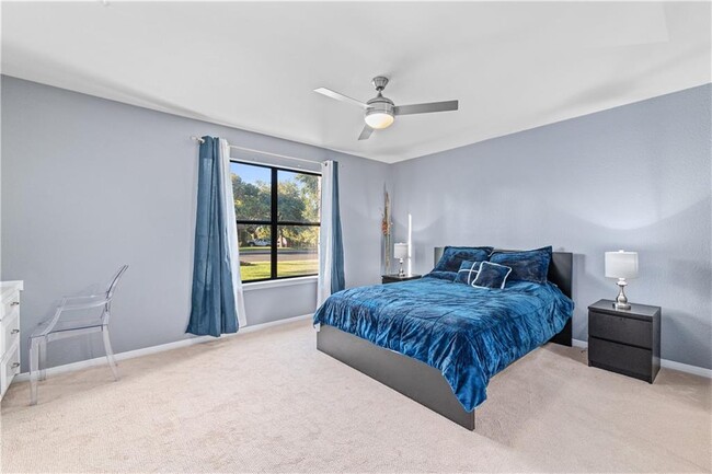 Building Photo - 10231 Pinehurst Dr
