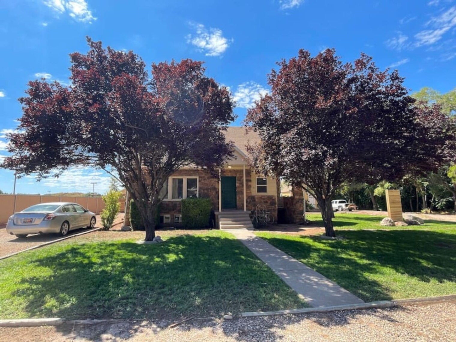 Building Photo - 170 E 100 N