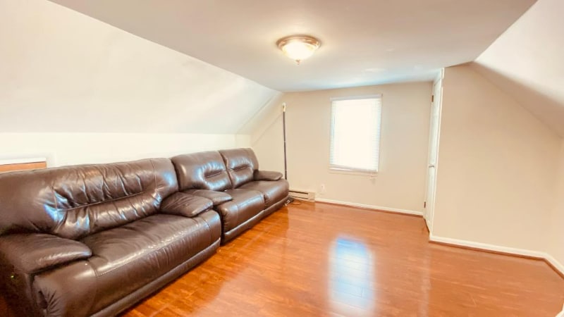 Building Photo - 304 Elsmere St