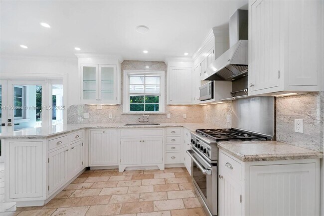 Building Photo - 4920 SW 76th St