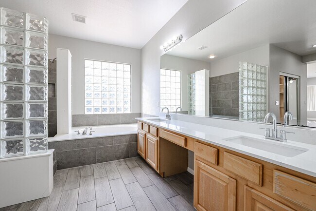 Building Photo - COMING SOON!! INCREDIBLE 5-BEDROOM 3 BATH, ALMOST 4000 SFT IN CORE CHANDLER