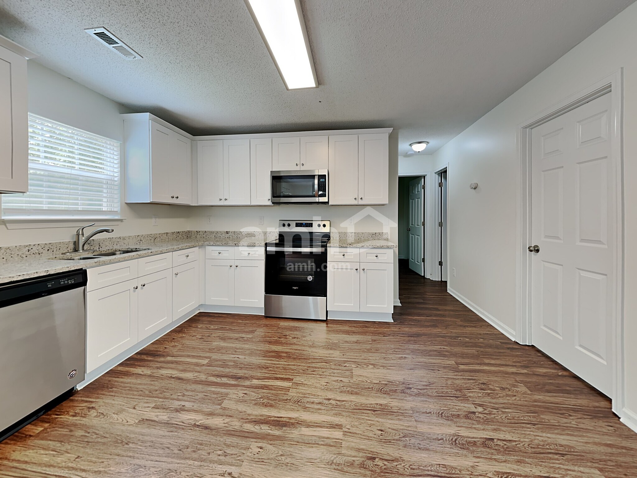 Building Photo - 211 Calla Lilly Ln