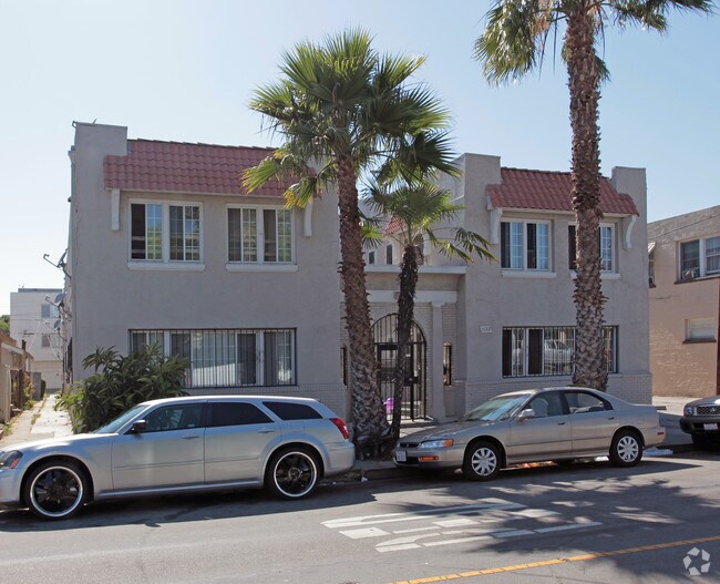 Building Photo - 1133 Pine Ave