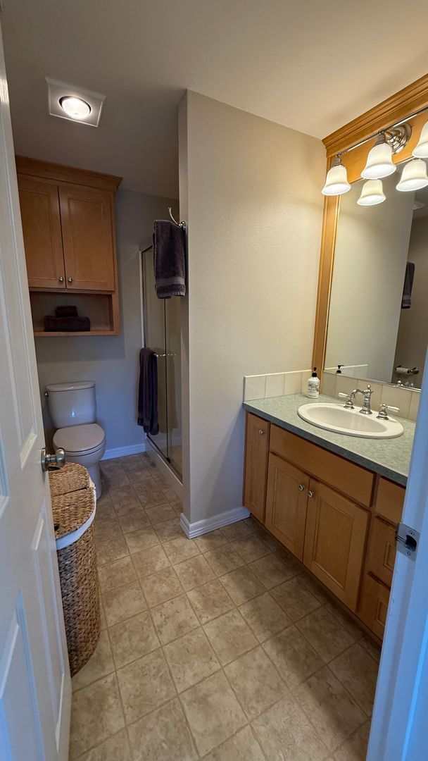 Building Photo - Pristine Single-Family Home in the Heart o...