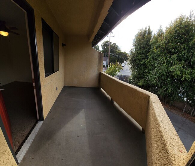Building Photo - LOCATION-CLOSE PROXIMITY TO POLY CAMPUS