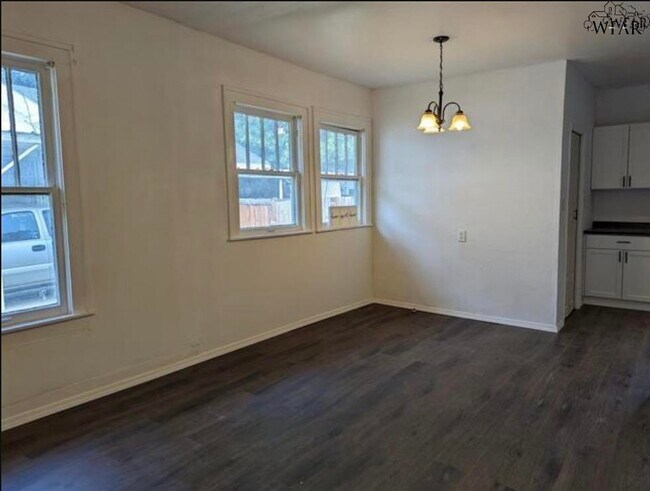 Building Photo - 1805 Tilden St