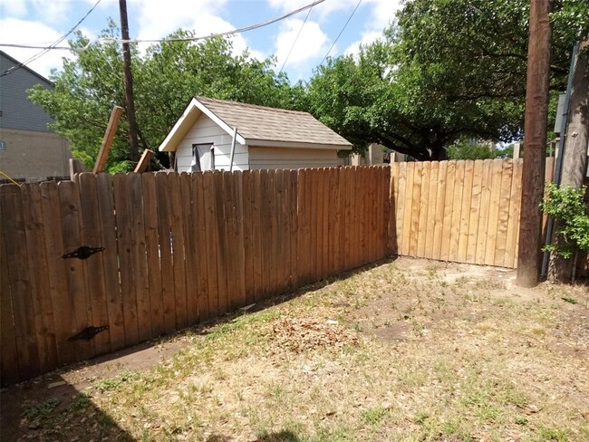 Building Photo - 9939 Quail Blvd