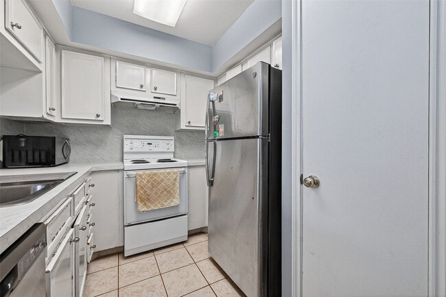 Building Photo - 6470 Bayou Glen Rd