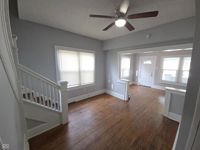 Building Photo - 1339 W Lee St