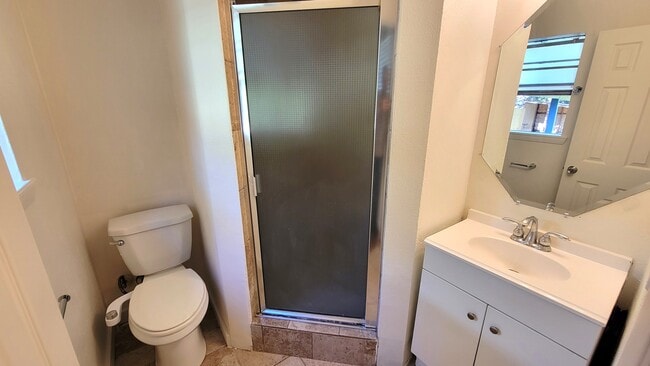 Building Photo - 2100 Hill Top Ct