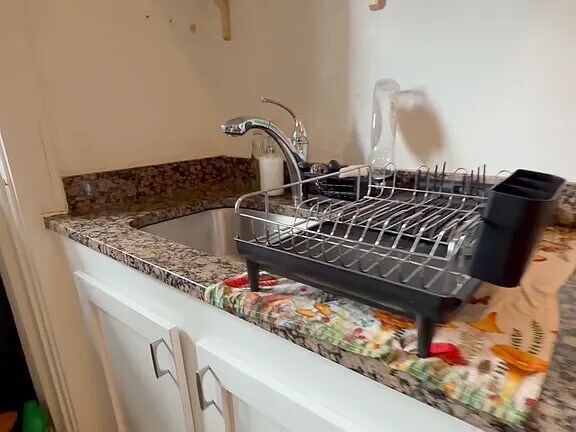 Building Photo - 73 Martin St