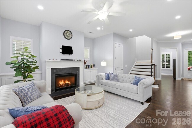 Building Photo - 5401 Meadowcroft Way