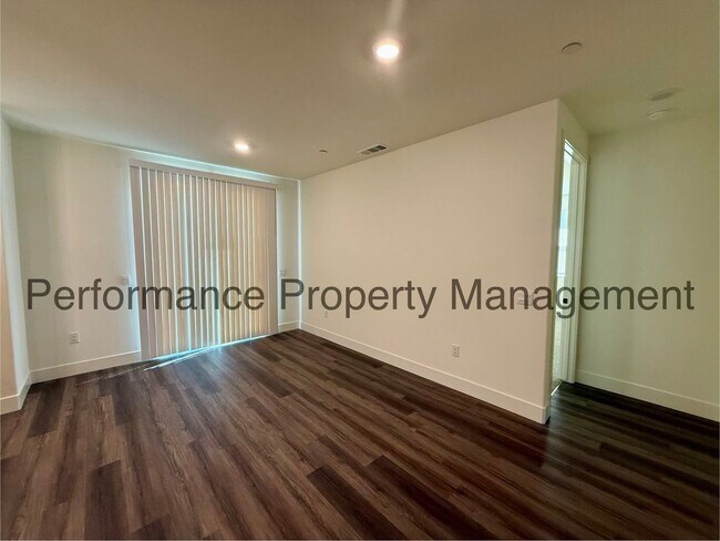 Building Photo - 6915 Jewel Cave Ct.