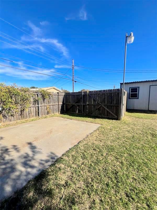 Building Photo - 4416 Redbud Ave