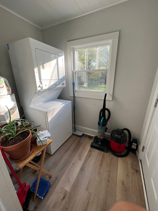 Laundry/Back Entry - 1631 Rosedale St