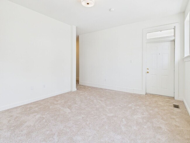 Building Photo - 204 Wellford St