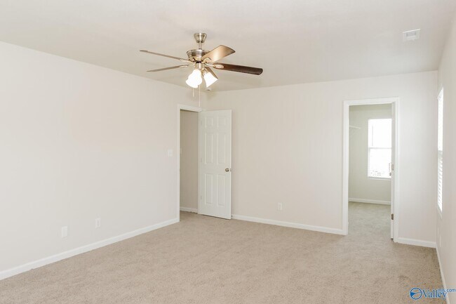 Building Photo - 129 Forestbrook Dr