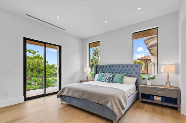 Building Photo - 1957 Harbourview Dr