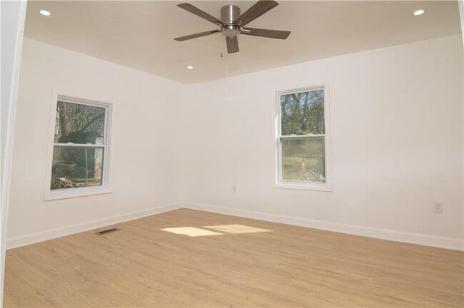 Building Photo - 1138 Moton Ave SW