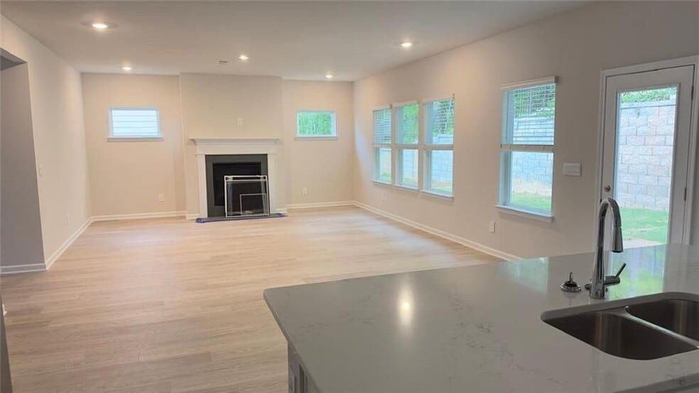 Building Photo - 327 Vly Oak Dr