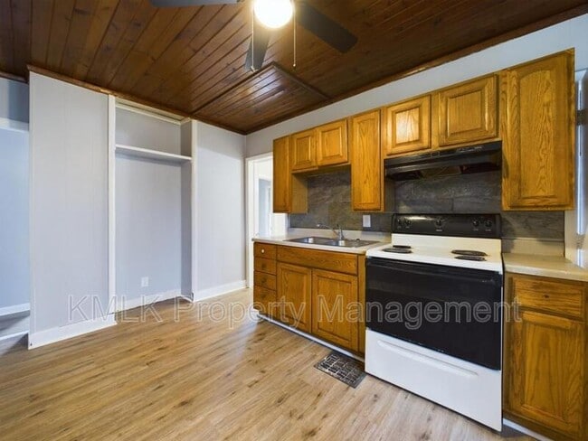 Building Photo - 519 Blake Ave