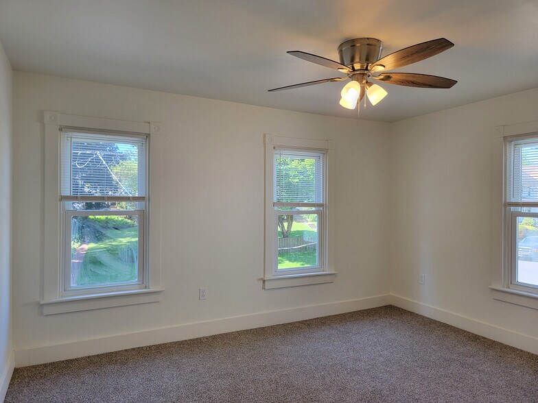 Building Photo - 209 Leaman St