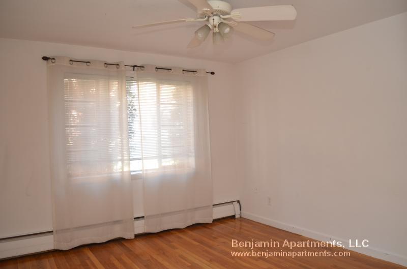 Building Photo - 50 Evergreen St