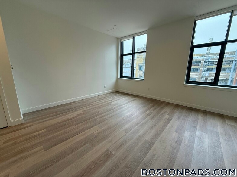 Building Photo - 1079 Commonwealth Ave