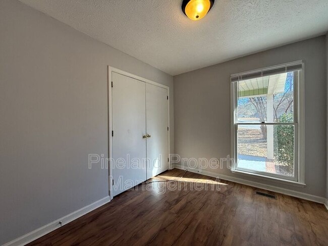 Building Photo - 6577 Green Meadow Ct