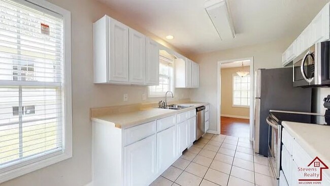 Building Photo - 1427 Lantana Ln NW