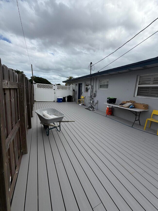 Building Photo - 309 Henthorne Dr