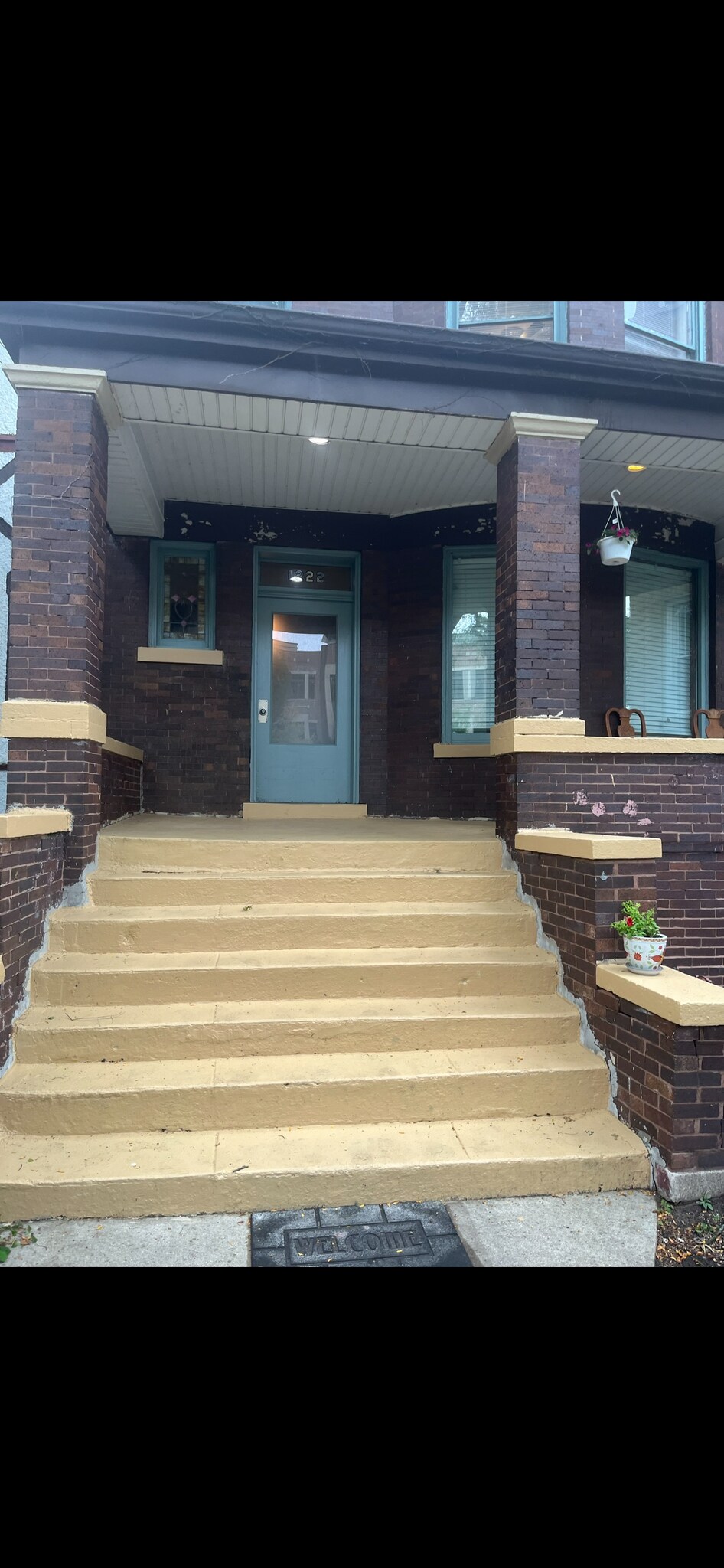 Building Photo - 1222 W Albion Ave