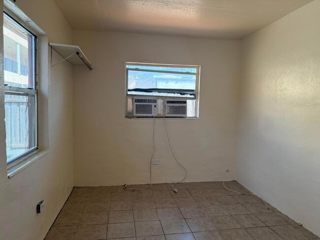 Building Photo - 1551 NW 6th St