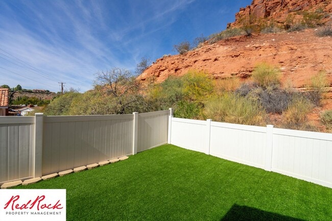 Building Photo - 3 Bedroom Home with Red Rock Views and Community Pool