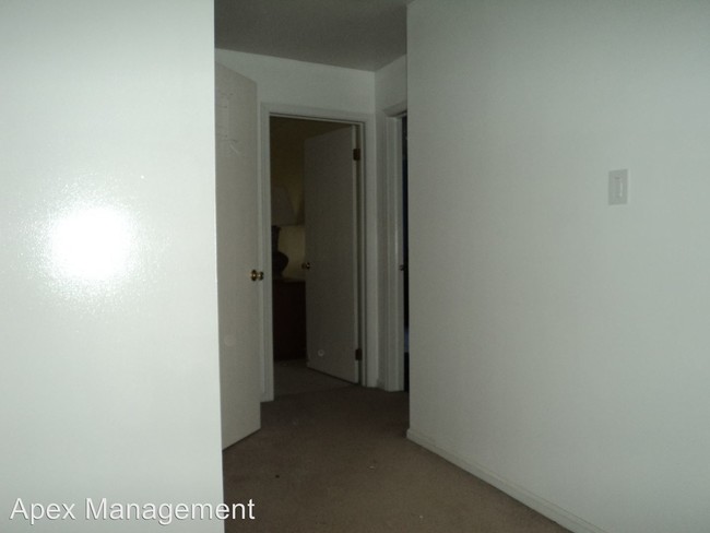 Building Photo - 3 br, 1.5 bath House - 2830 KLEIN ST.