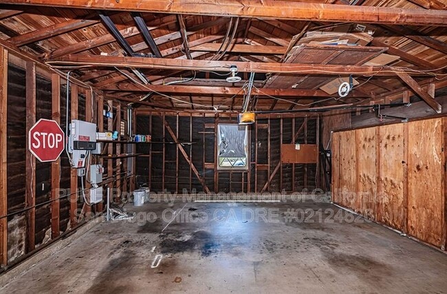 Building Photo - 6517 Delbarton St