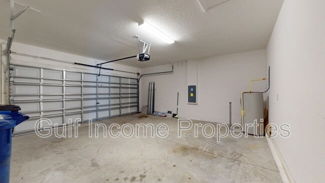 Building Photo - 5412 Olano St