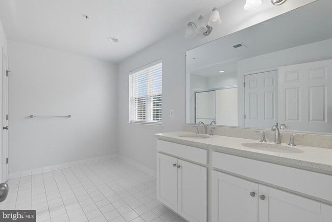 Building Photo - 1726 Willard Way