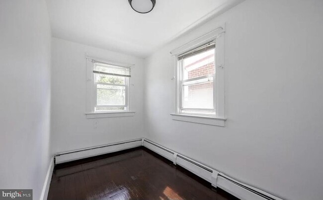 Building Photo - 337 Stuart Ave