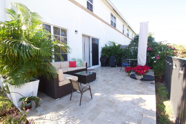 Building Photo - 4616 Tara Cove Way