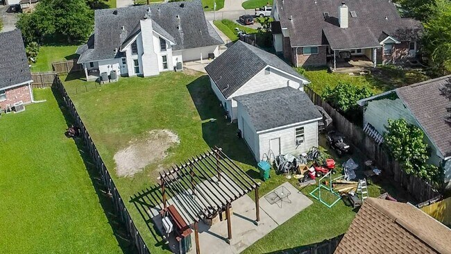 Building Photo - 3404 Lake Lynn Dr