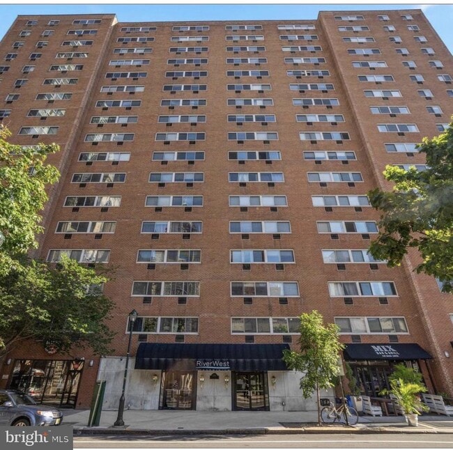 Building Photo - 2101 Chestnut St