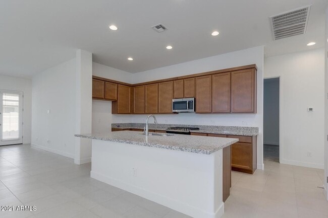 Building Photo - 458 W Golden Aspen Dr