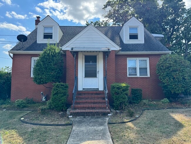 Building Photo - 653 Amboy Ave
